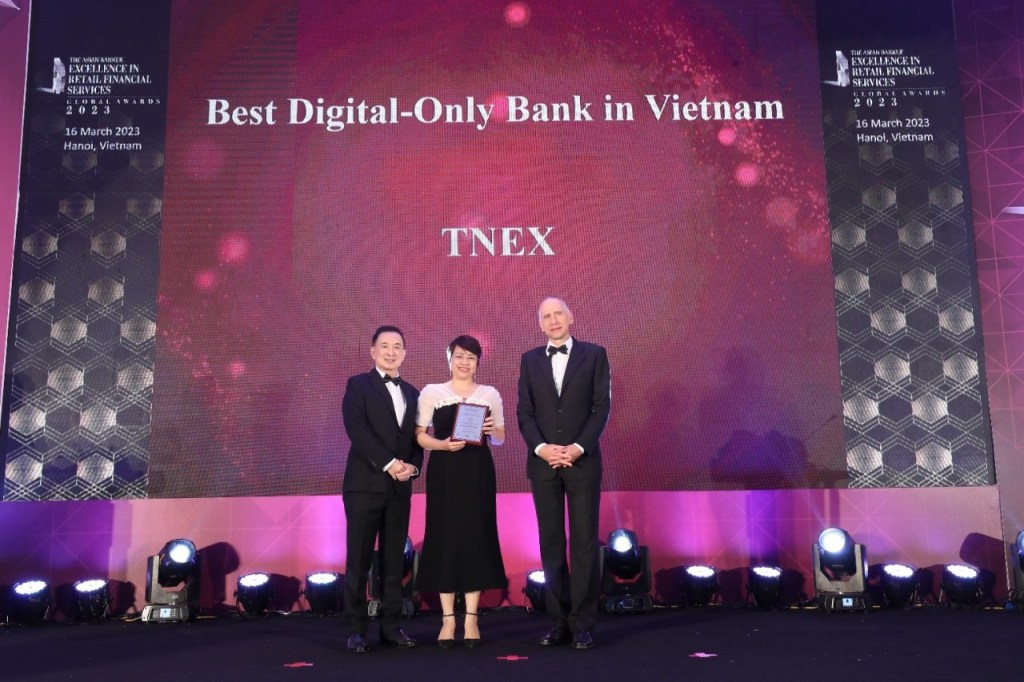 Chỉ sau 9 tháng, TNEX ra mắt Ngân hàng thuần số đầu tiên của Việt Nam trên nền tảng AWS.